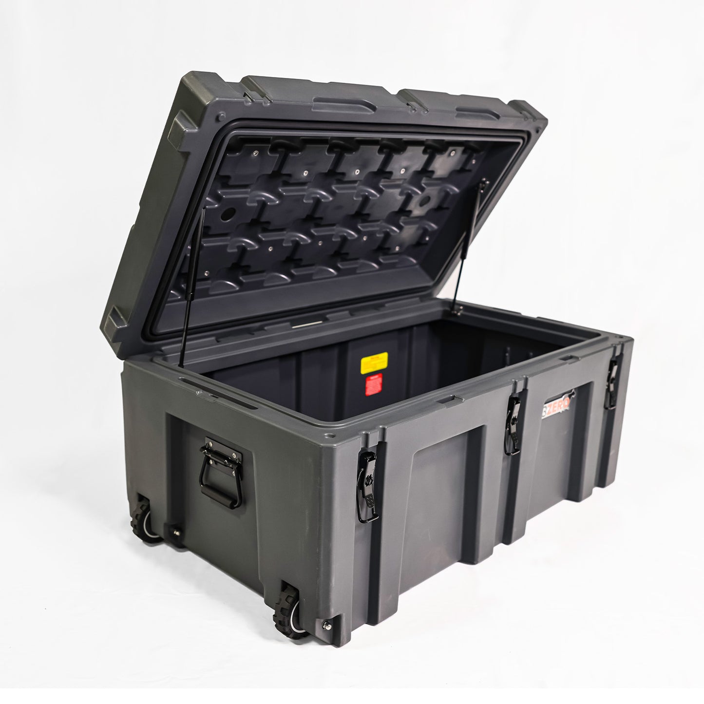 CO-132L Overland Gear Box Gray with wheels