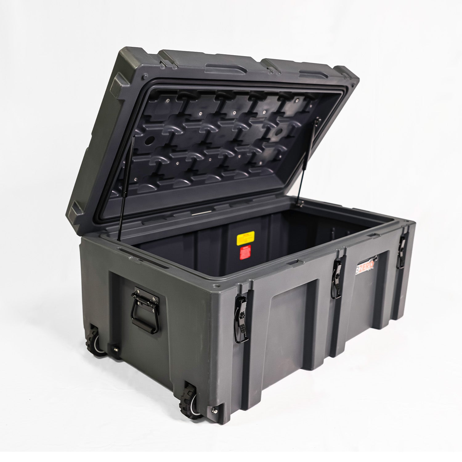 CO-132L Overland Gear Box Gray with wheels